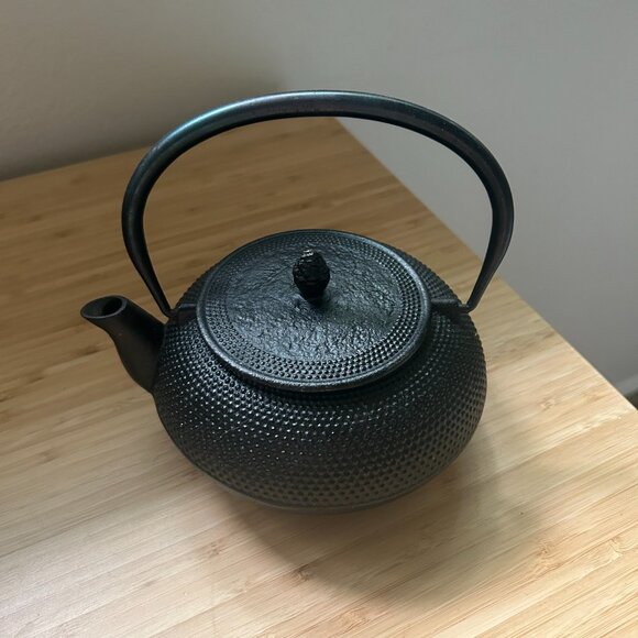 Cast iron teapot - Picture 2 of 4